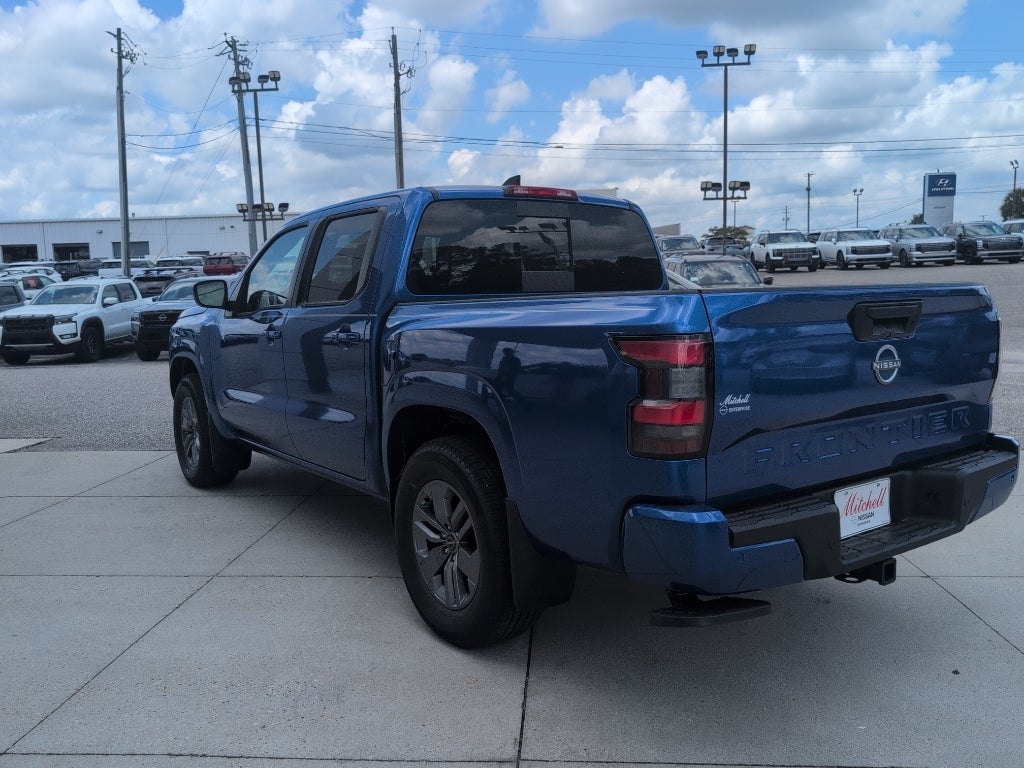 2026 Nissan Frontier — detail view