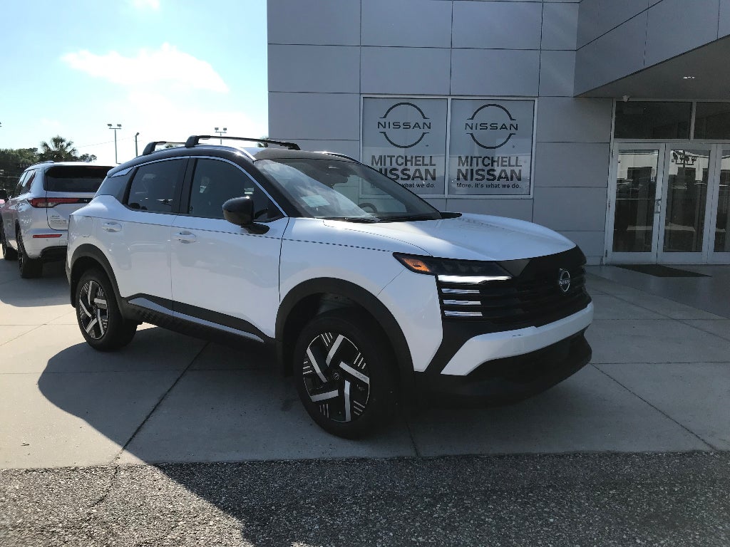 2026 Nissan Kicks SV in Aspen White Tricoat/Super Black — front three-quarter view